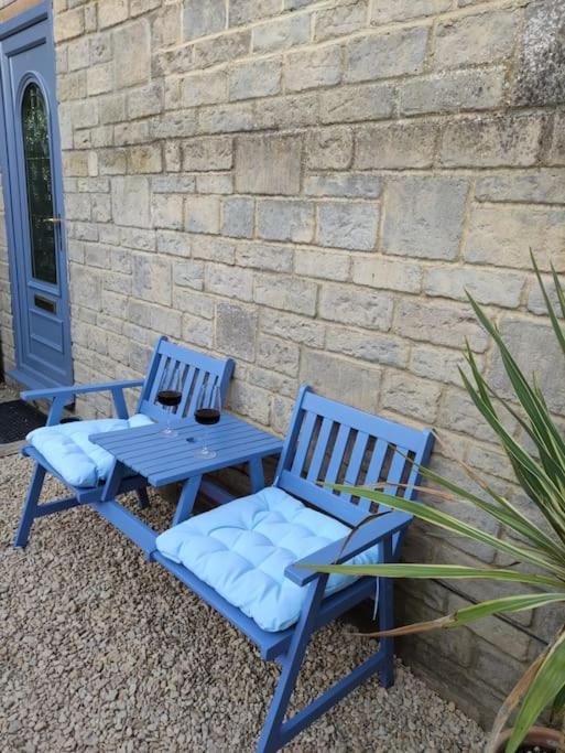 The Old Bar In Wiltshire - 1 Bedroom Guesthouse Chippenham  Exterior photo